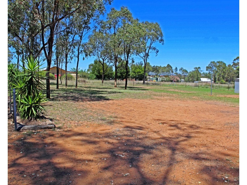 26 Allora St, Hendon QLD 4362
