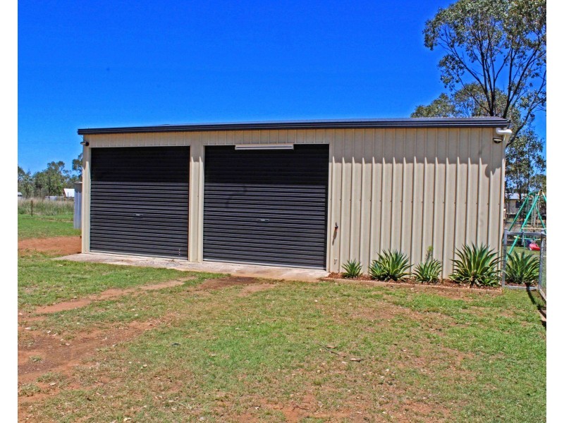 26 Allora St, Hendon QLD 4362