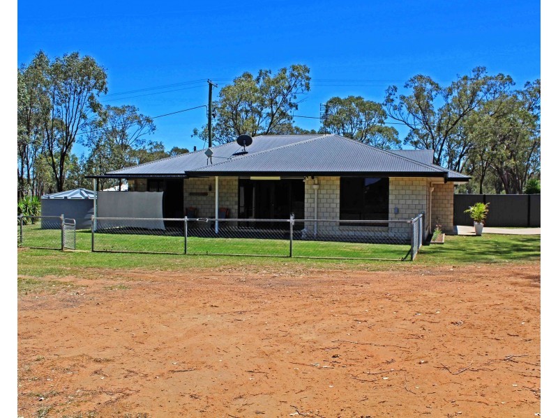 26 Allora St, Hendon QLD 4362
