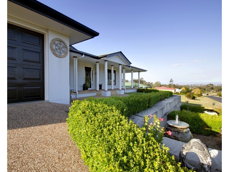 2 Daniel Dr, Warwick QLD 4370