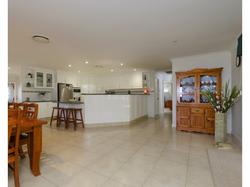 2 Daniel Dr, Warwick QLD 4370