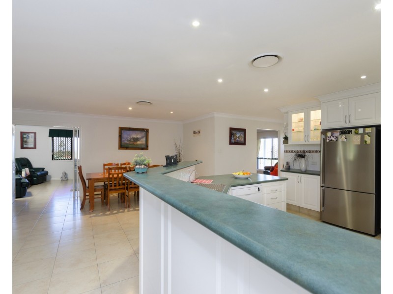 2 Daniel Dr, Warwick QLD 4370