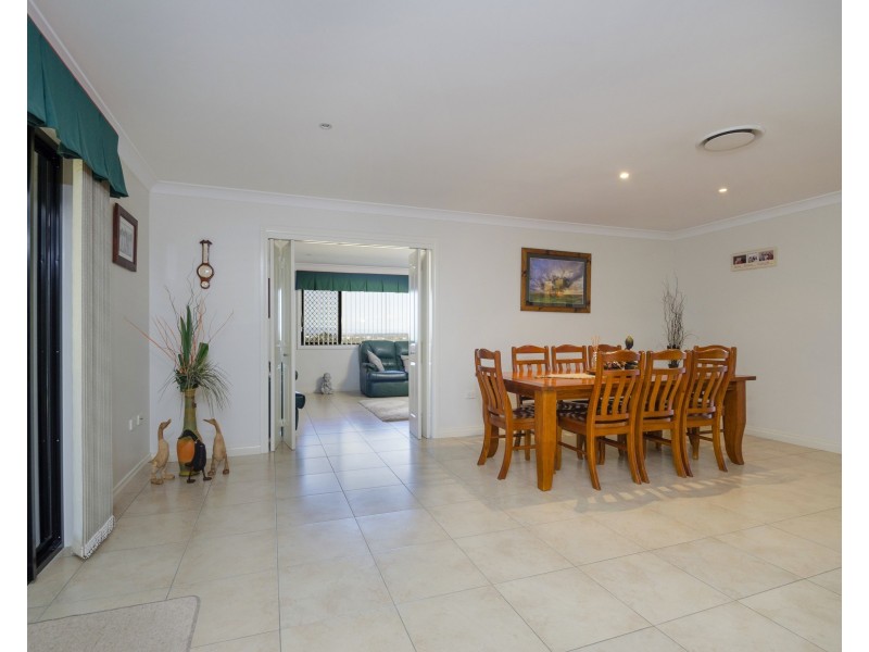 2 Daniel Dr, Warwick QLD 4370