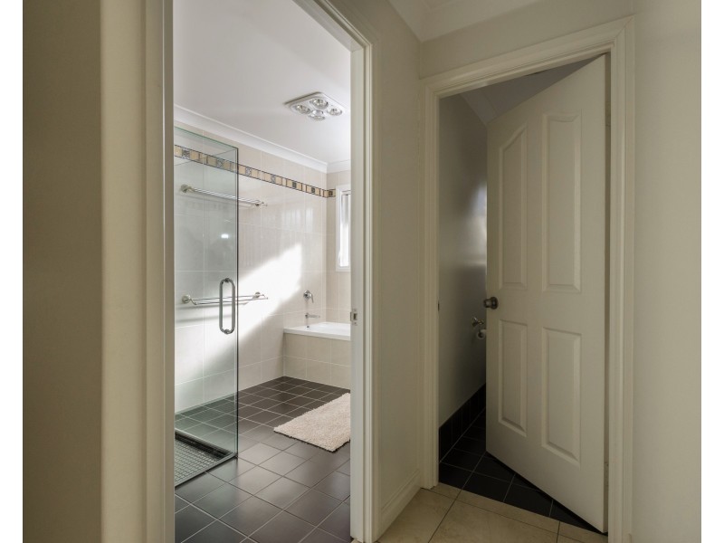 2 Daniel Dr, Warwick QLD 4370