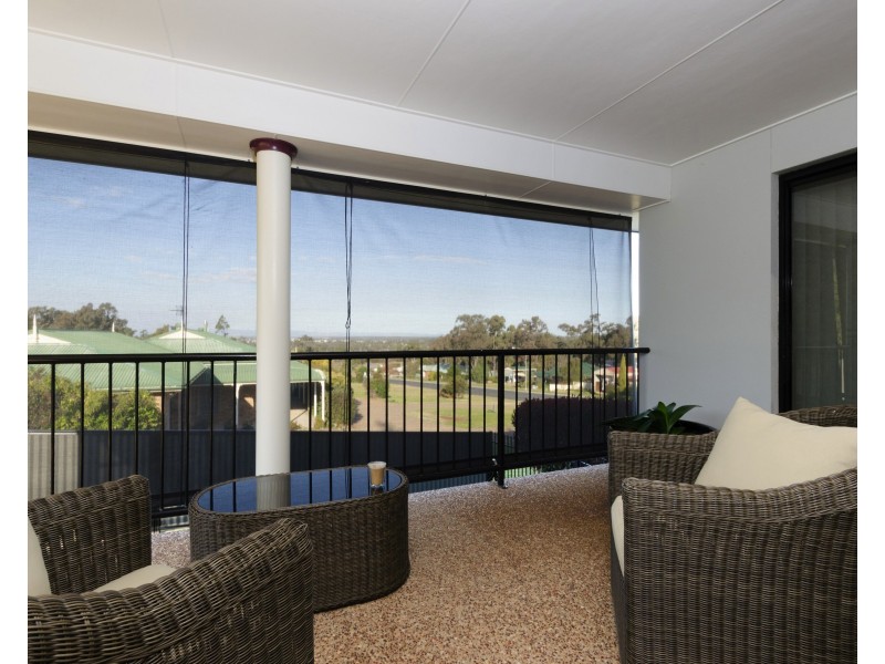 2 Daniel Dr, Warwick QLD 4370