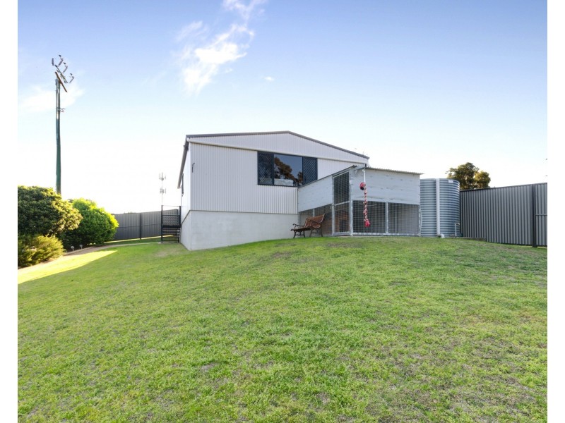 2 Daniel Dr, Warwick QLD 4370