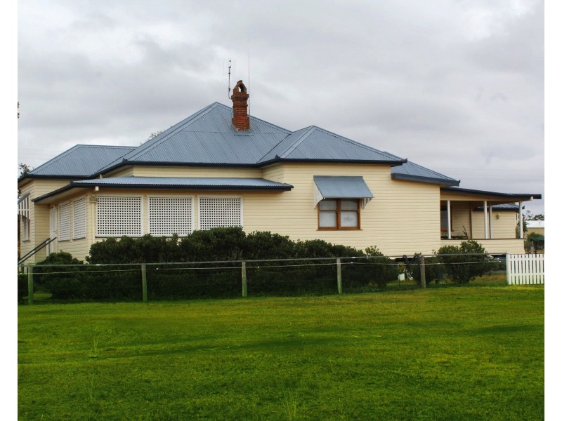 270 Black Soil Lane, Upper Wheatvale QLD 4370