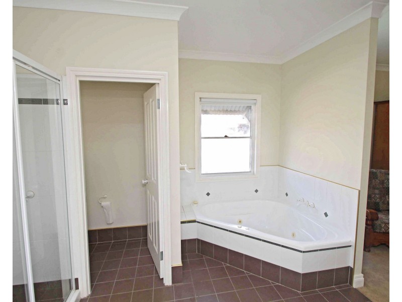 20439 New England Hwy, Warwick QLD 4370