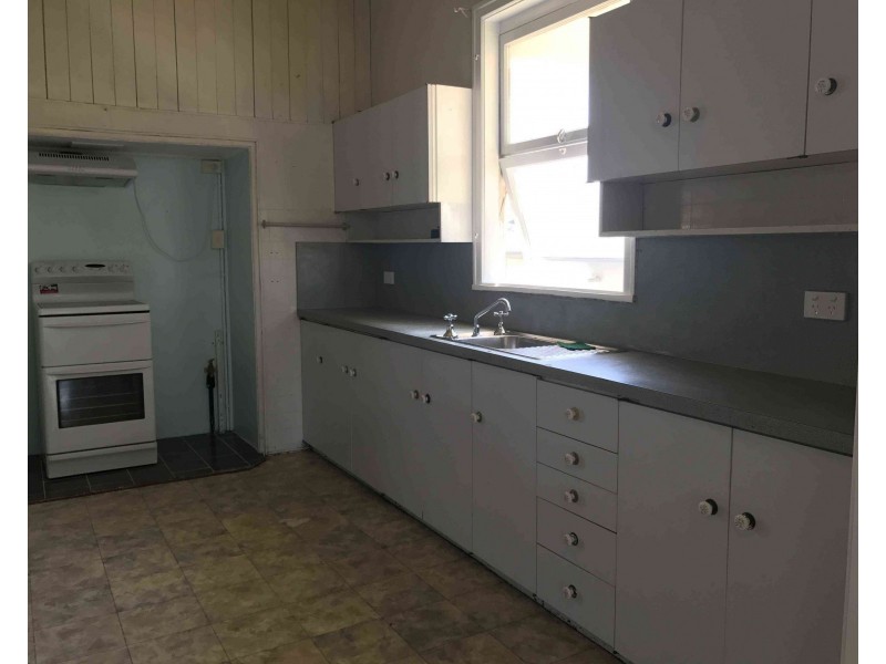 37 Wood Street, Warwick QLD 4370