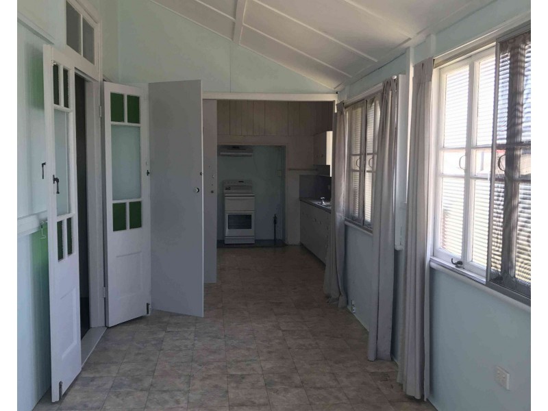 37 Wood Street, Warwick QLD 4370