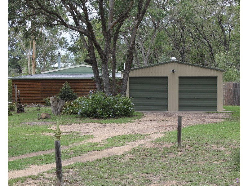 33 Lester St, Pratten QLD 4370