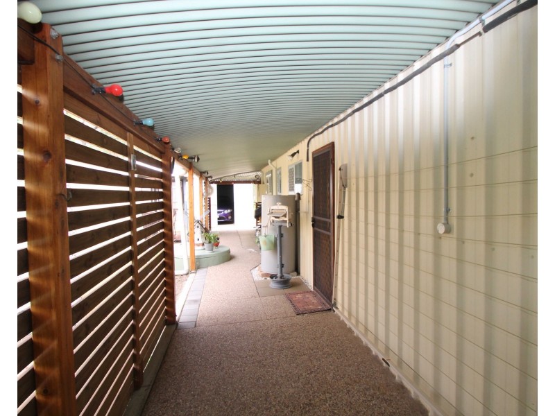 33 Lester St, Pratten QLD 4370