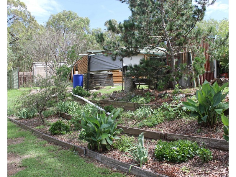 33 Lester St, Pratten QLD 4370