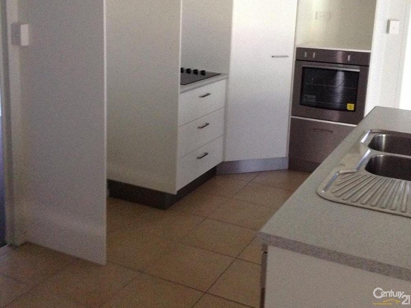 14 Gum Street, Blackwater QLD 4717