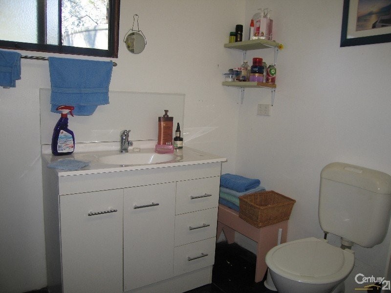 11 Golden Willows Drive, Willows QLD 4702