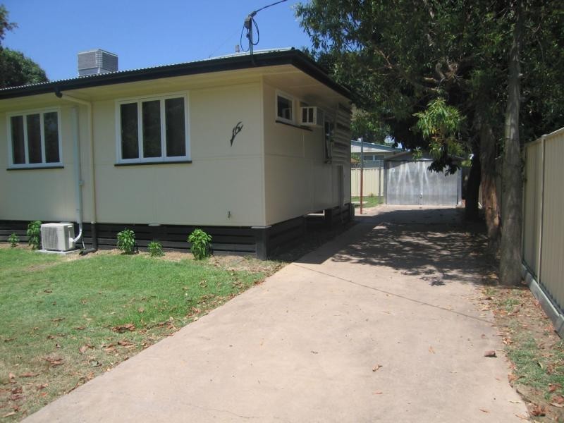 16 Racecourse Road, Emerald QLD 4720