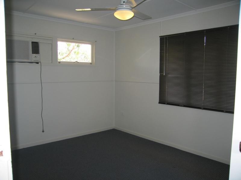 16 Racecourse Road, Emerald QLD 4720