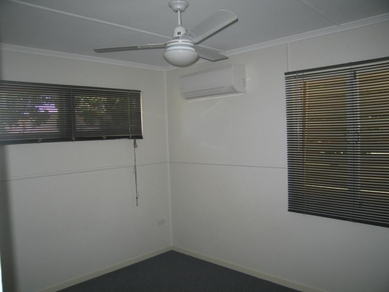 16 Racecourse Road, Emerald QLD 4720