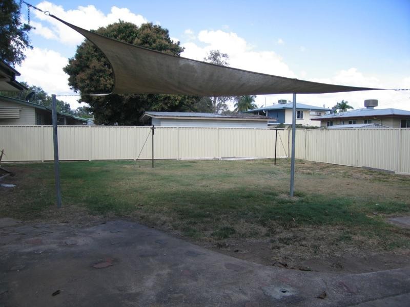 16 Racecourse Road, Emerald QLD 4720