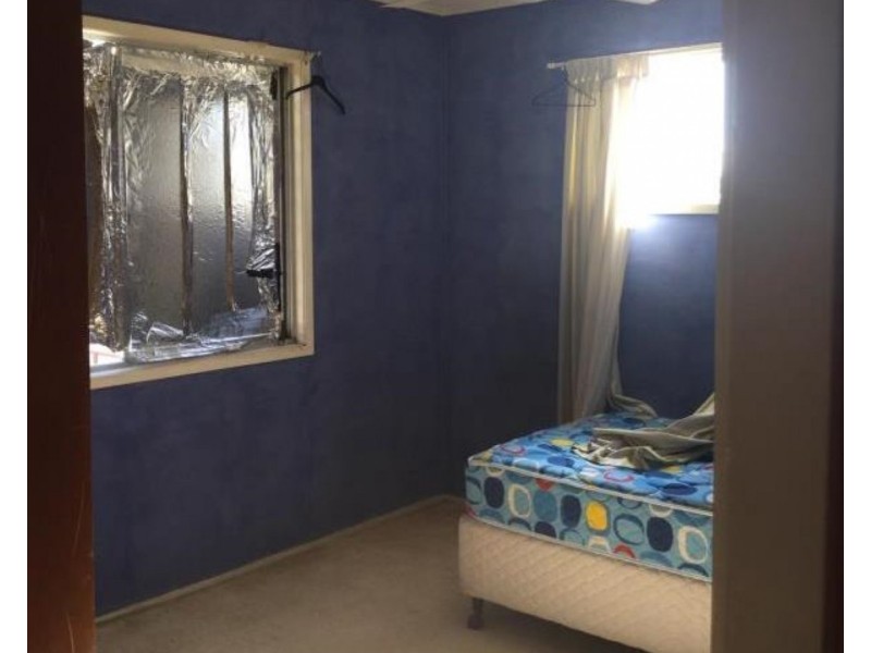 27 Arnold St, Blackwater QLD 4717