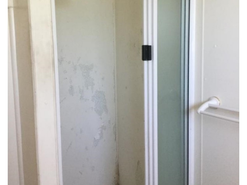 27 Arnold St, Blackwater QLD 4717