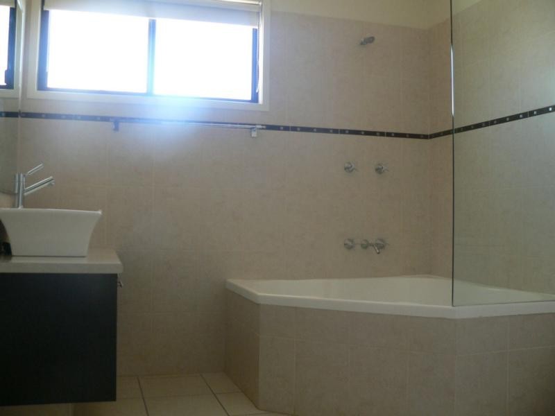 18/68 Moody Street, Emerald QLD 4720