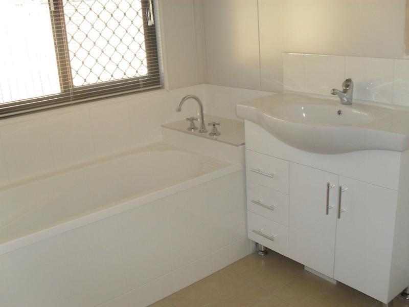 2 Cardinal Court, Blackwater QLD 4717