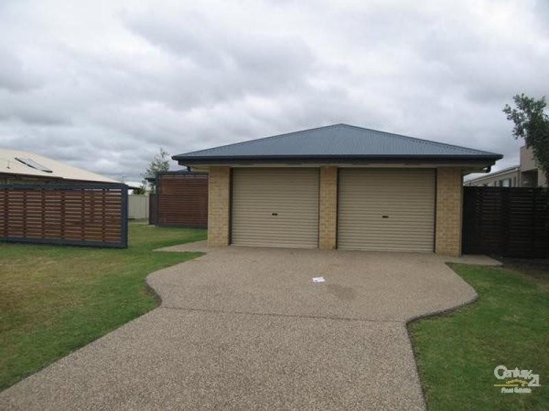 18 Mayfair Drive, Emerald QLD 4720