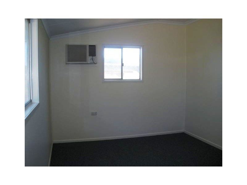 2/1 Umbrella Street, Blackwater QLD 4717
