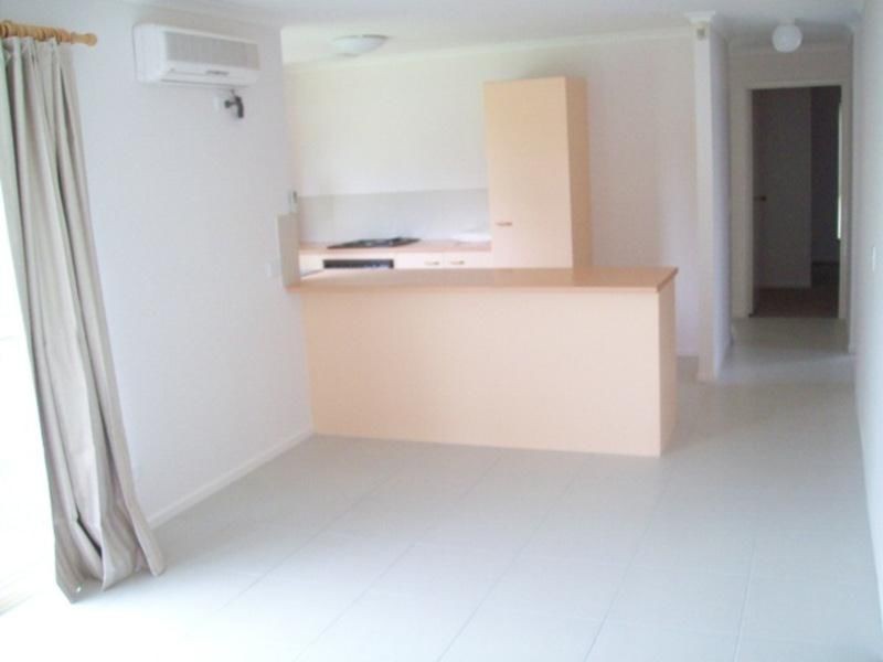 18 Duesbury Crescent, Edens Landing QLD 4207