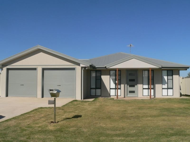 3 Baird Street, Emerald QLD 4720