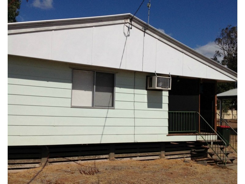 40 Bendee Crescent, Blackwater QLD 4717
