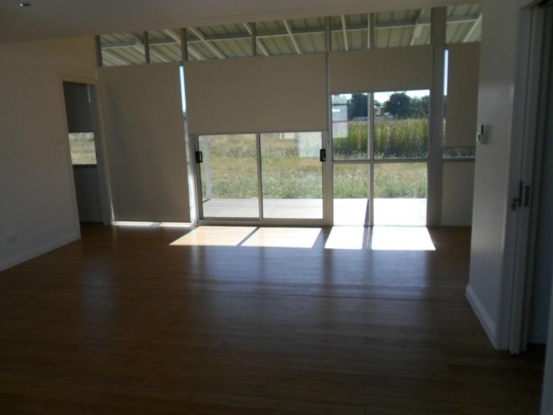 2/51 Bremner Street, Blackwater QLD 4717