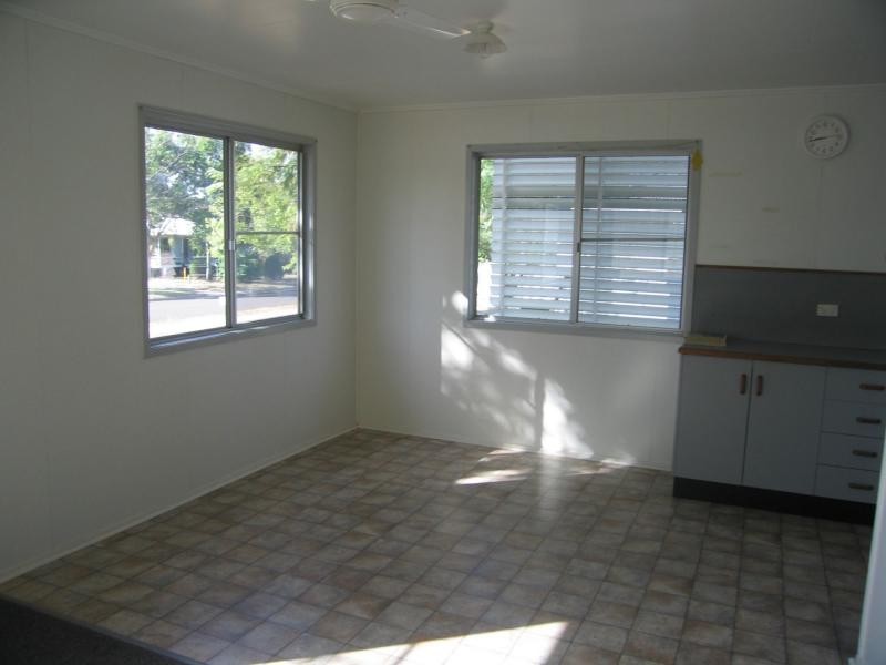 33 Wattle Street, Blackwater QLD 4717