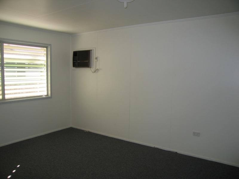 33 Wattle Street, Blackwater QLD 4717