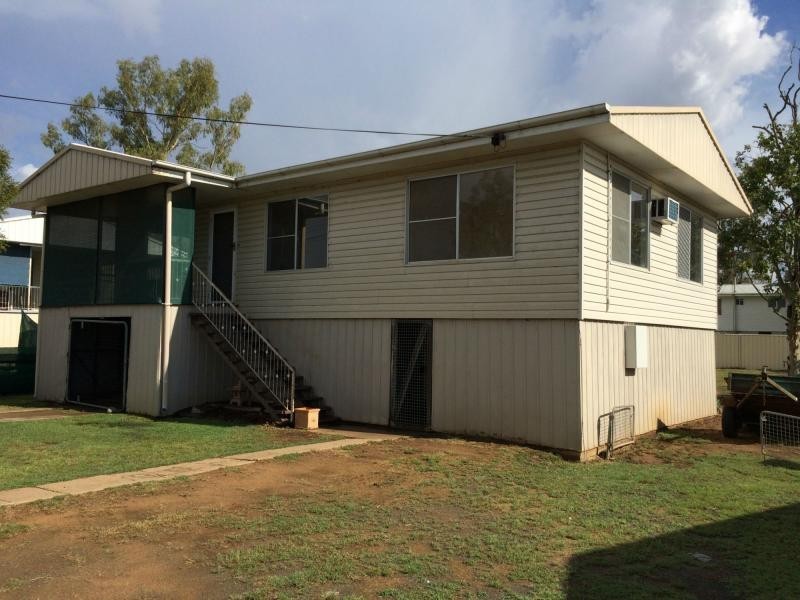 21 Blackbutt Street, Blackwater QLD 4717