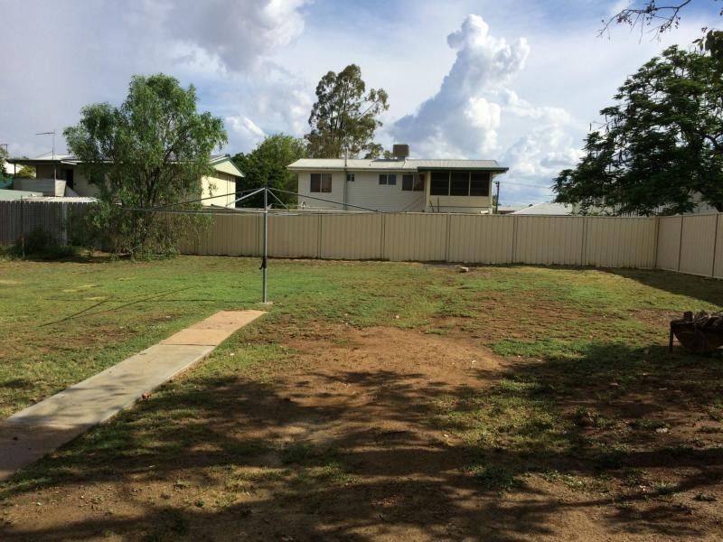 21 Blackbutt Street, Blackwater QLD 4717