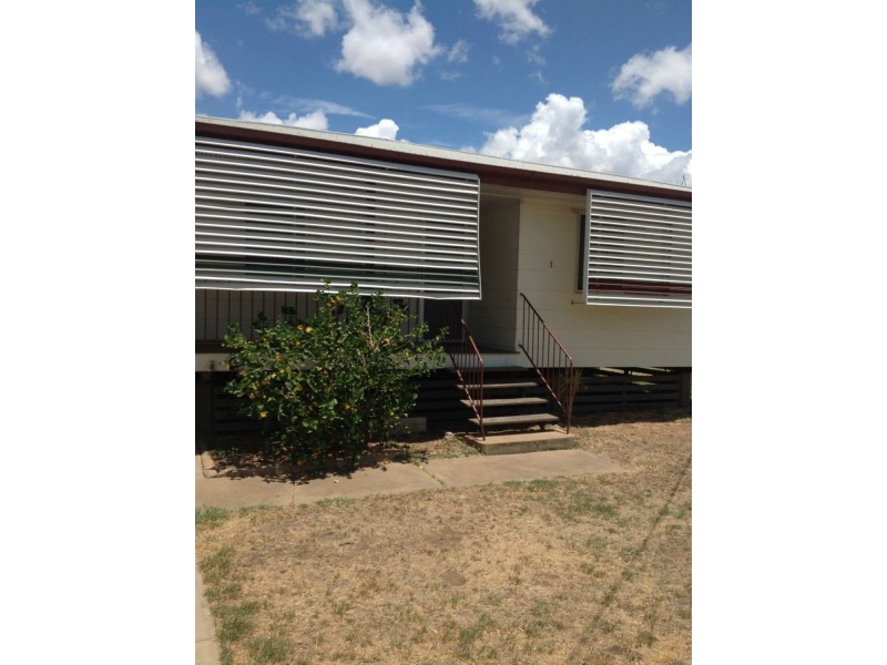 1 Bendee Crescent, Blackwater QLD 4717