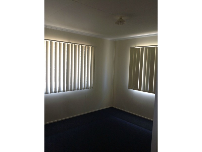 1 Bendee Crescent, Blackwater QLD 4717