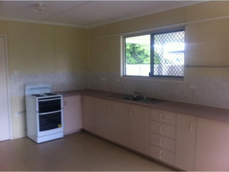 43 Fay Street, Blackwater QLD 4717