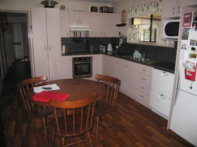 11 Bluff Street, Blackwater QLD 4717