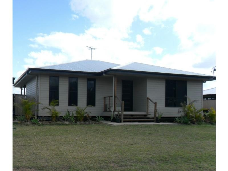 51 Hibiscus Street, Blackwater QLD 4717