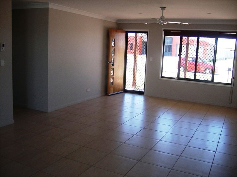 Unit 1/40 Mayfair Drive, Emerald QLD 4720