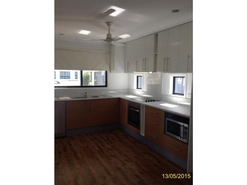 14A Deacon Drive, Blackwater QLD 4717