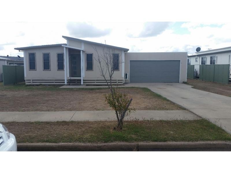 14 Hunter Street, Blackwater QLD 4717