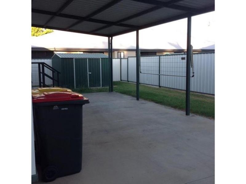 8B Main Street, Bluff QLD 4702