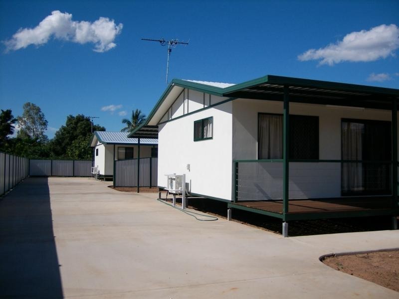 8B Main Street, Bluff QLD 4702