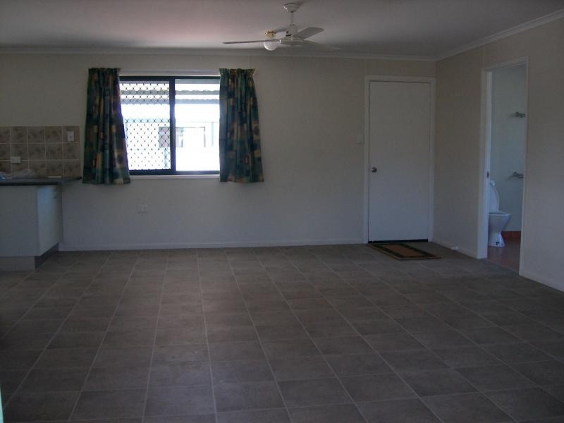 8B Main Street, Bluff QLD 4702