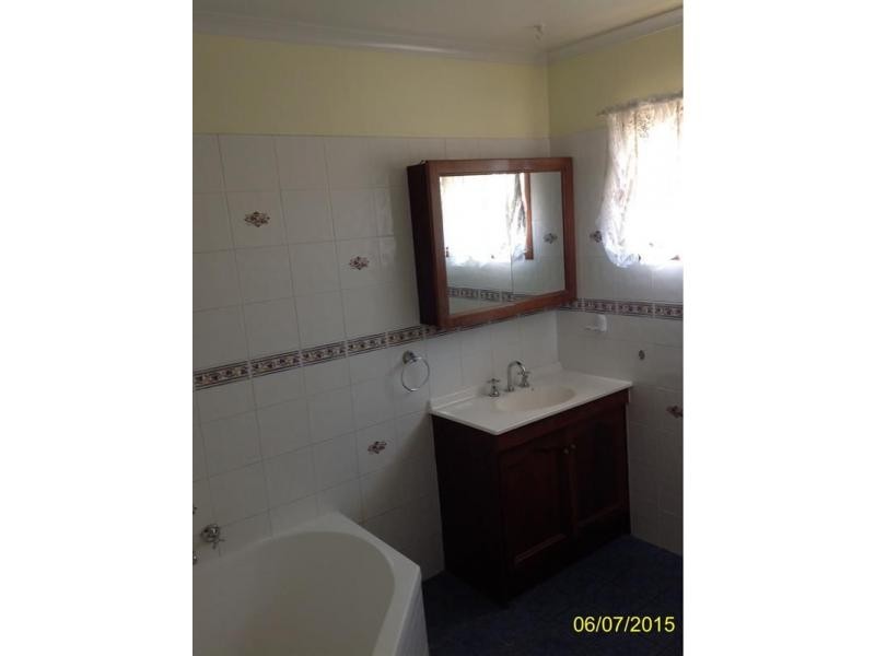 17 Arthur Street, Blackwater QLD 4717
