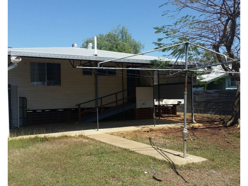 12 Gidyea Street, Blackwater QLD 4717